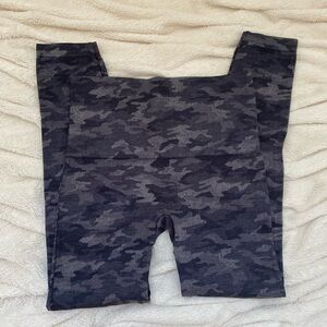 Spanx camo black seamless high-rise leggings